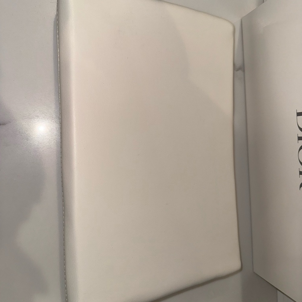 New Dior White Embossed Logo Pouch - Picture 6 of 9